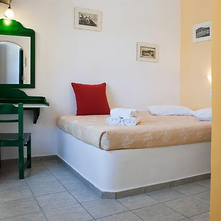 Hotel Remvi Firostefani